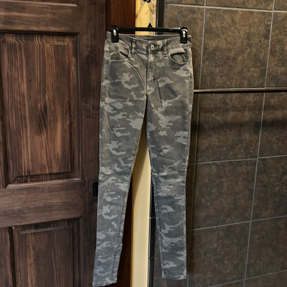 American Eagle Outfitters Gray Camo Jeggings, 4 X-Long